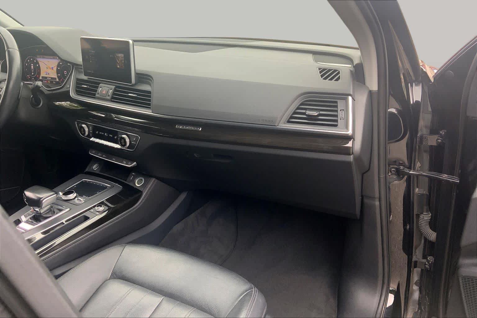 Used 2019 Audi Q5 2.0T Premium Plus w/ Premium Plus Package AWD/4WD image 19