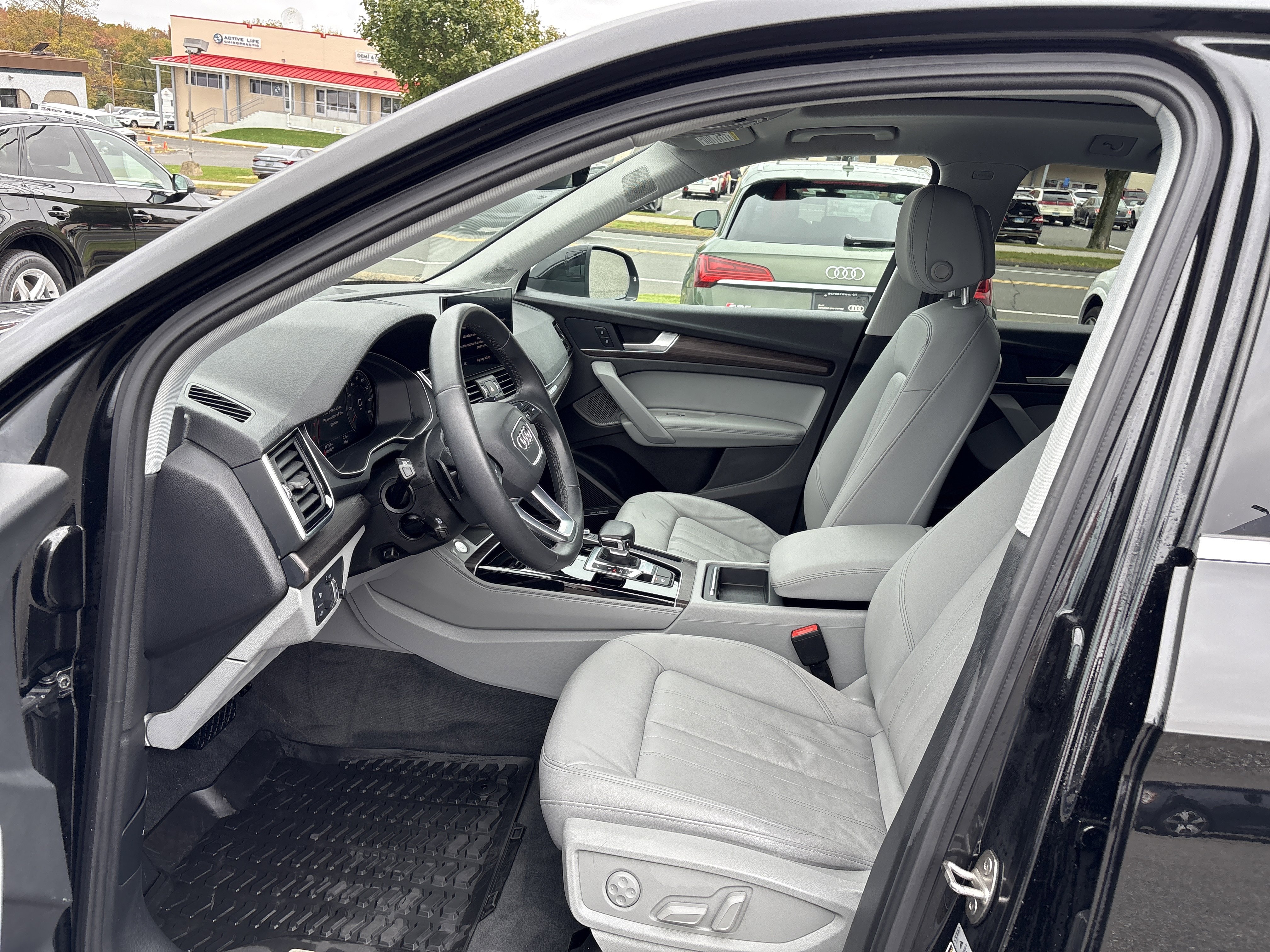 Certified 2022 Audi Q5 2.0T Premium Plus w/ Premium Plus Package image 6