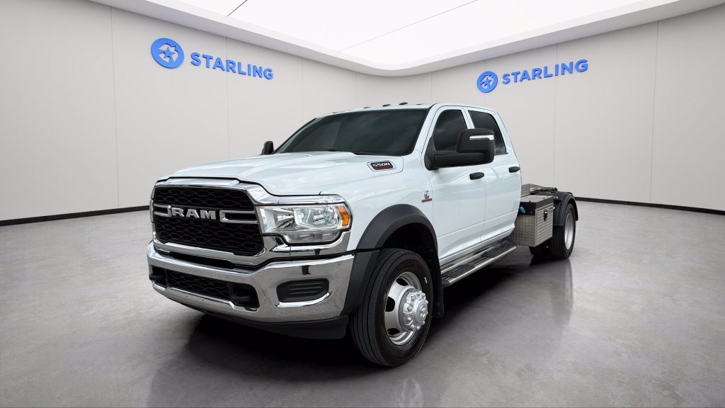 Used 2024 RAM 5500 Tradesman w/ Chrome Appearance Group AWD/4WD image 17