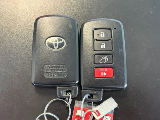 Used 2017 Toyota RAV4 Limited AWD/4WD image 31