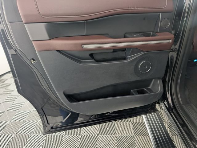 Used 2024 Ford Expedition Max Limited image 31