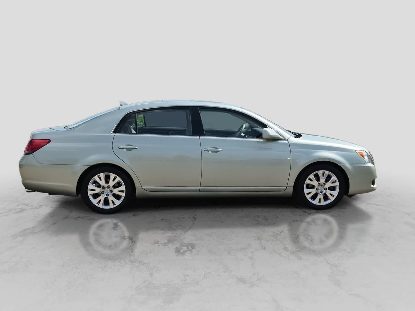 Used 2008 Toyota Avalon XLS FWD image 9