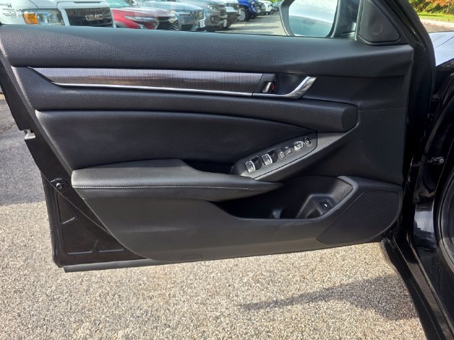 Used 2019 Honda Accord Sport image 18