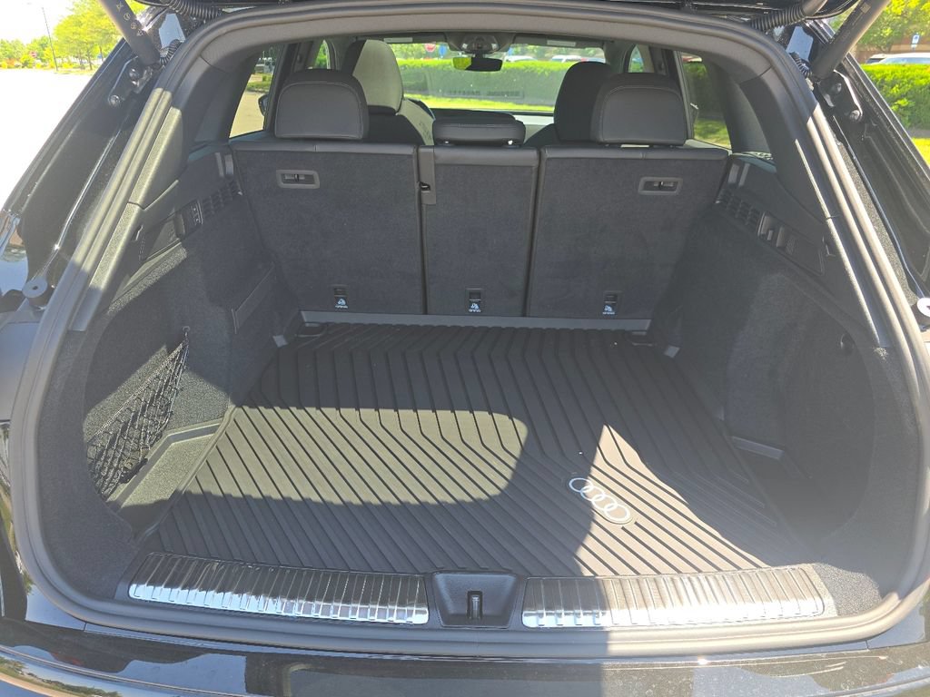 Used 2025 Audi SQ5 Premium Plus AWD/4WD image 17