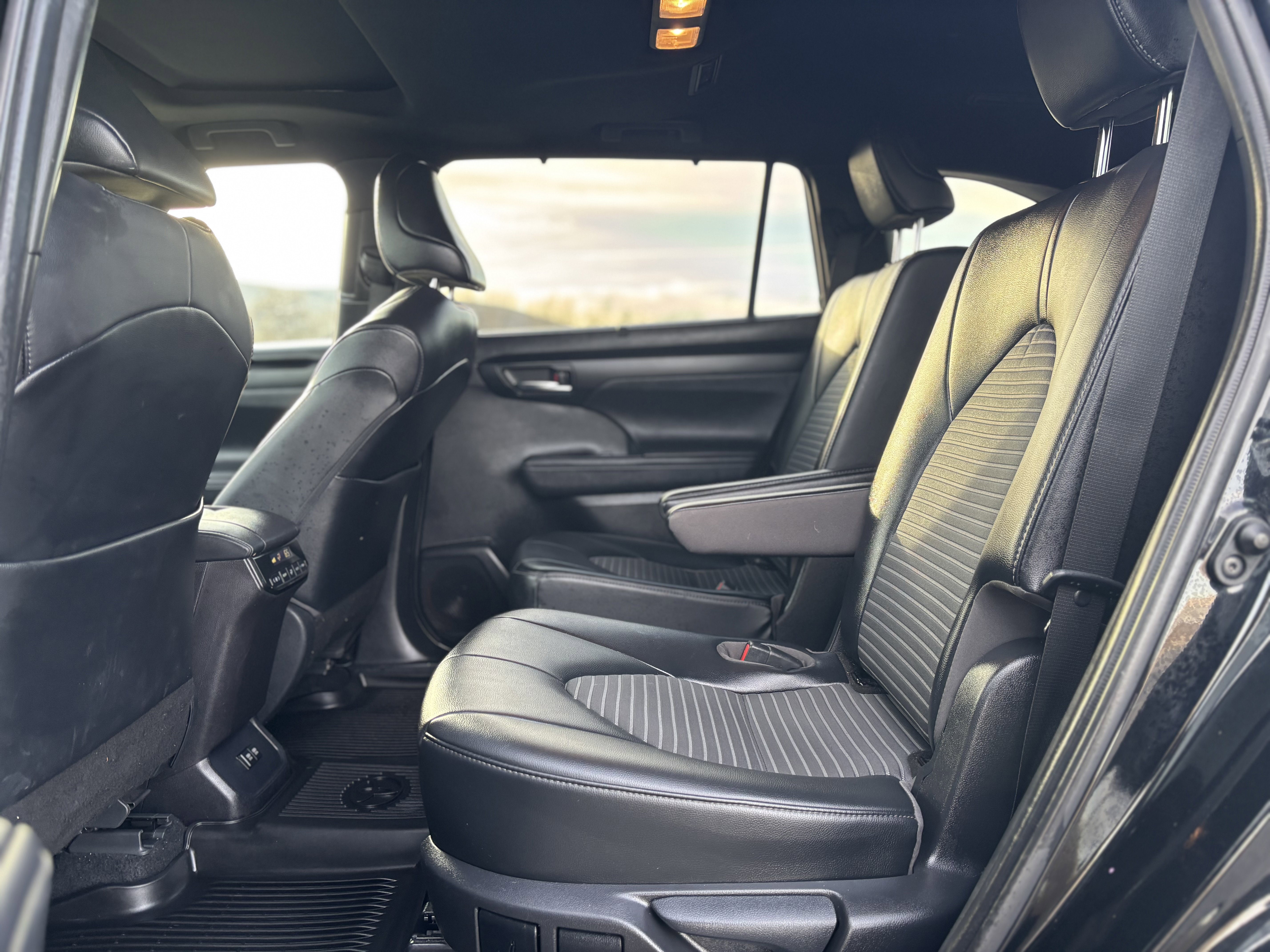 Used 2021 Toyota Highlander XSE image 14