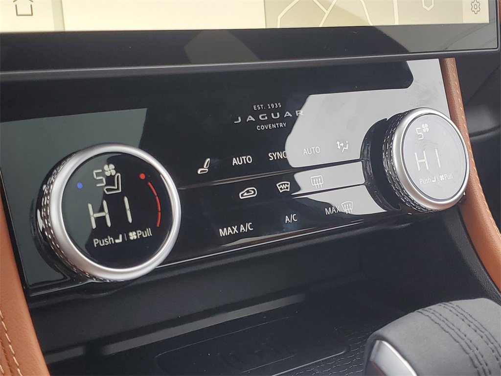 New 2025 Jaguar F-PACE R-Dynamic S image 23