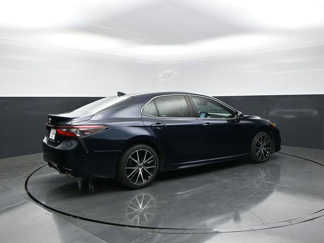 Used 2021 Toyota Camry SE w/ Convenience Package FWD image 7