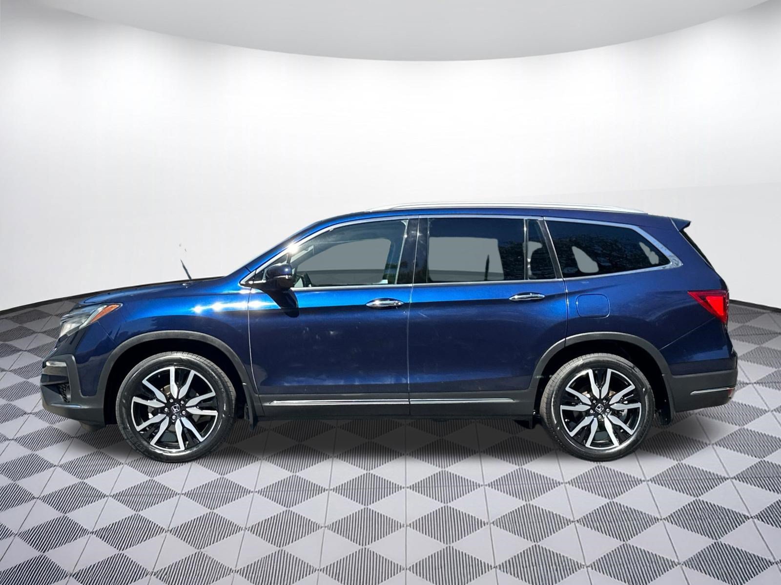 Used 2021 Honda Pilot Touring image 2