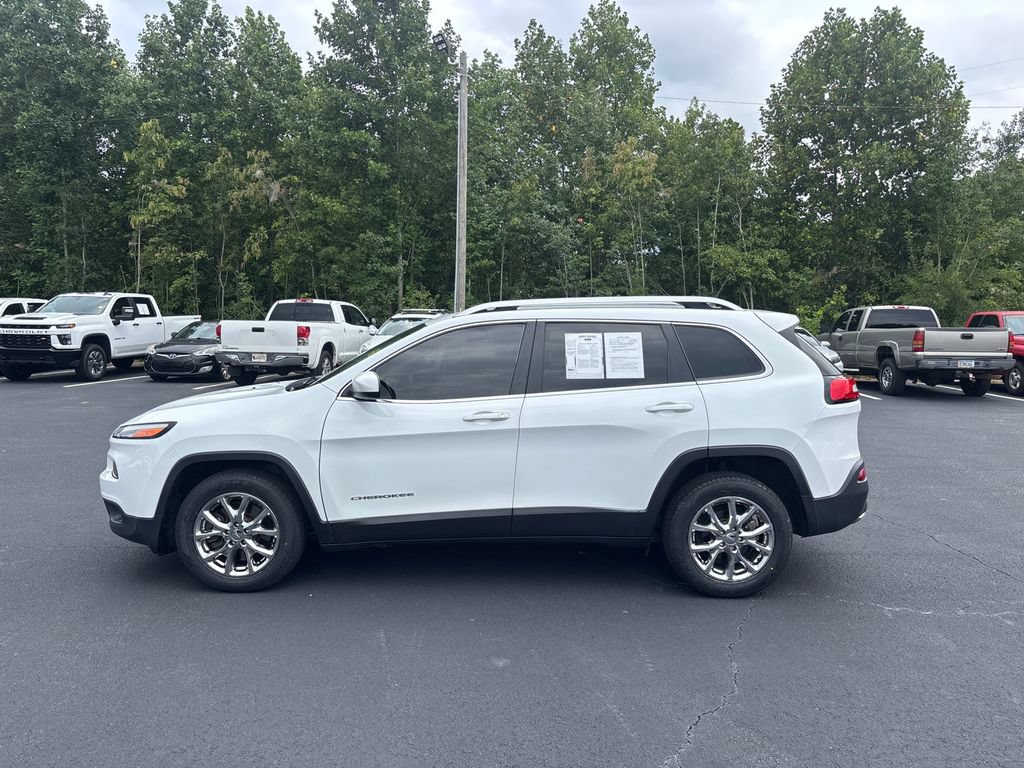 Used 2016 Jeep Cherokee Latitude FWD image 8