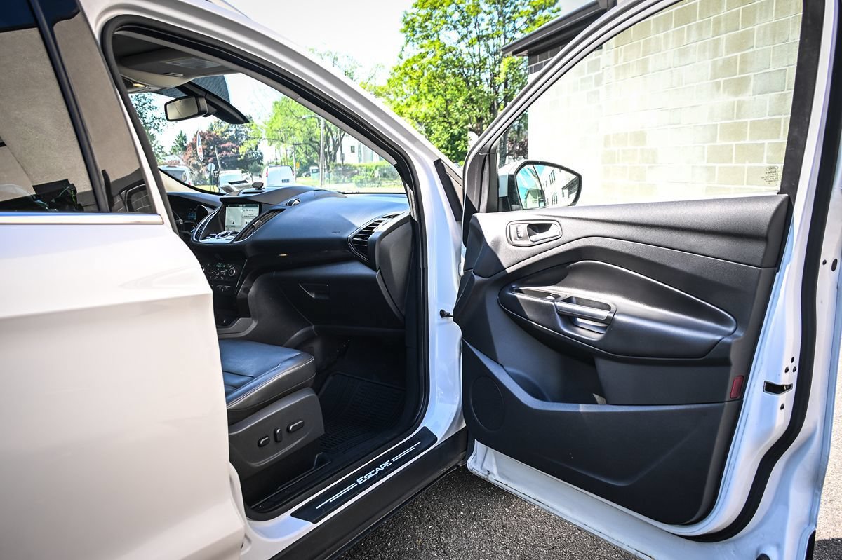 Used 2017 Ford Escape Titanium AWD/4WD image 16