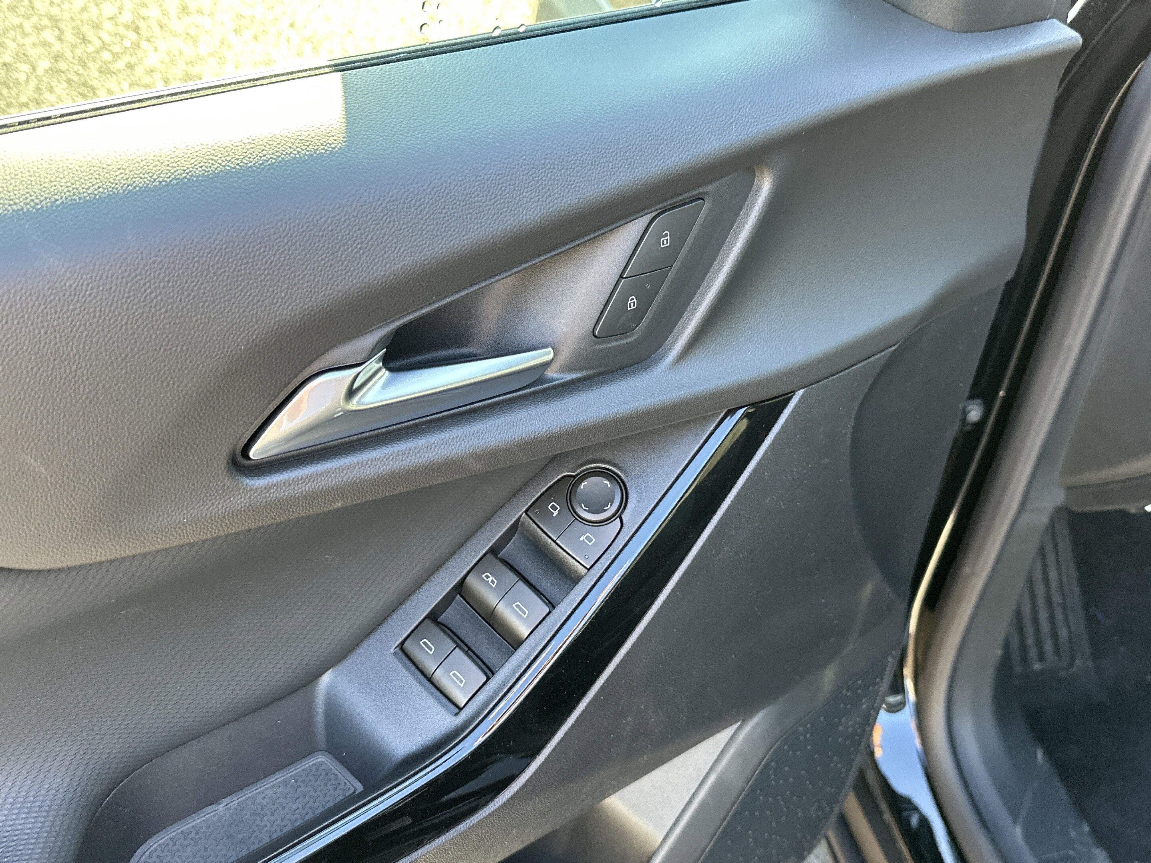 New 2026 Chevrolet Equinox LT w/ Safety and Technology Package image 15