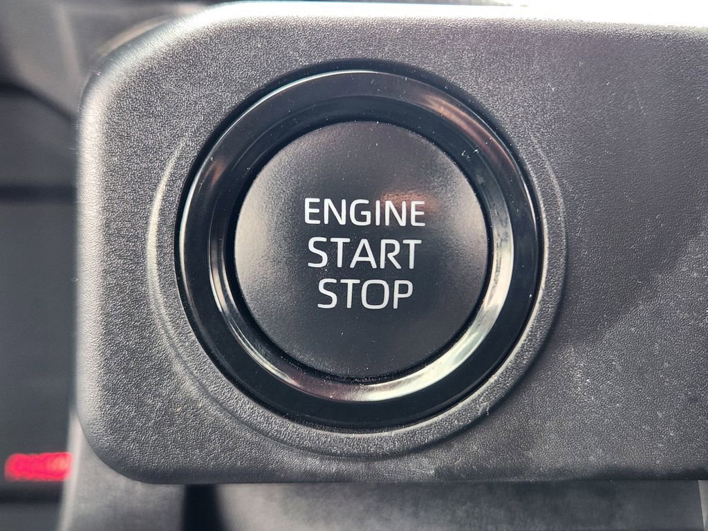 Used 2025 Toyota Tacoma SR5 AWD/4WD image 20