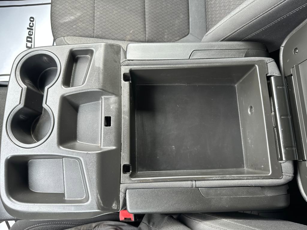 Used 2022 Chevrolet Silverado 2500 Custom w/ Custom Value Package image 18