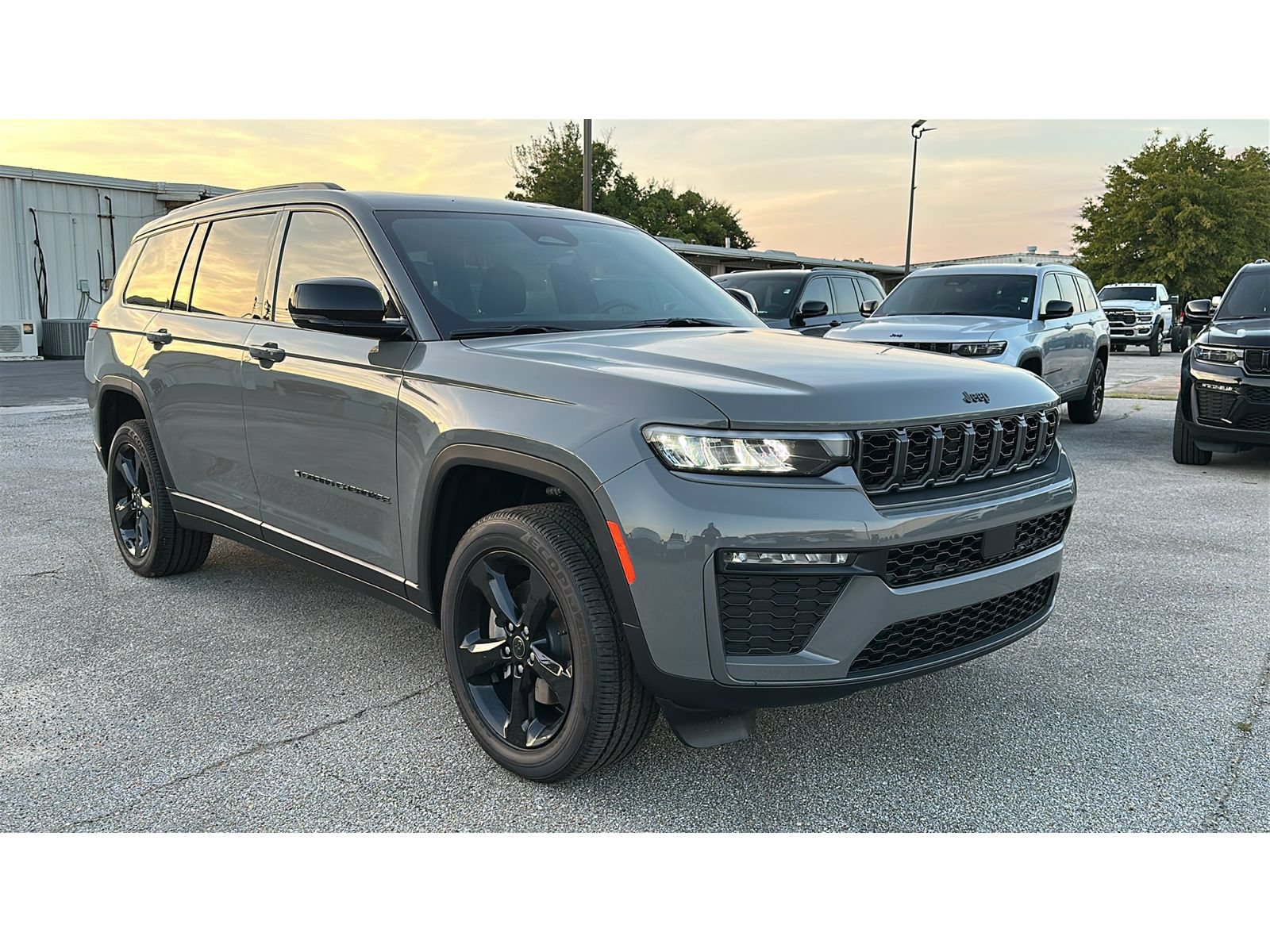 New 2027 Jeep Grand Cherokee L Limited w/ Limited Altitude Package RWD image 8