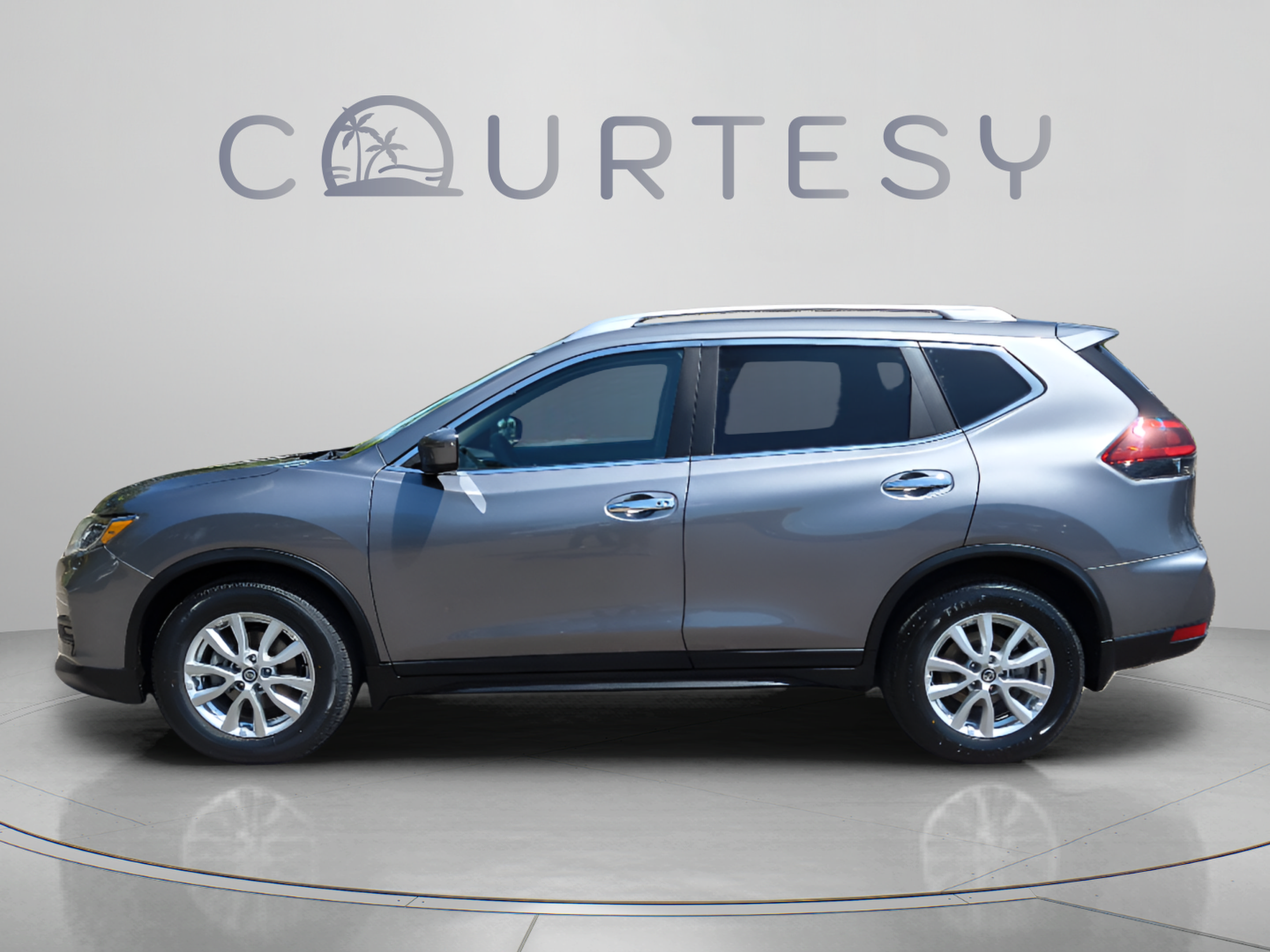Used 2018 Nissan Rogue SV FWD image 2
