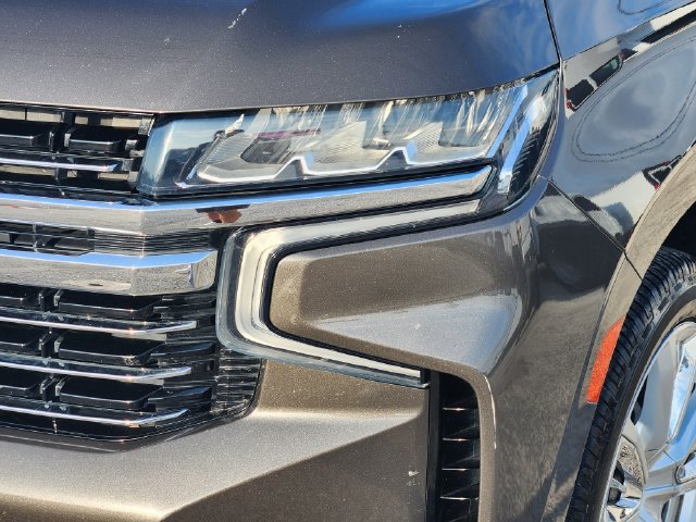 Used 2021 Chevrolet Suburban LT RWD image 9