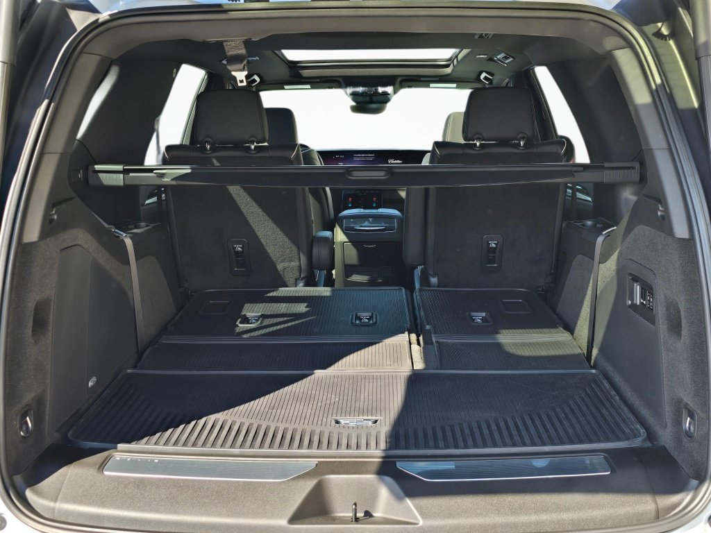 New 2026 Cadillac Escalade Luxury AWD/4WD image 11