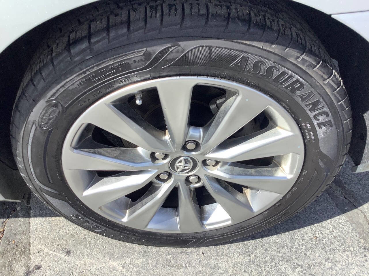 Used 2017 Toyota Camry XLE FWD image 23