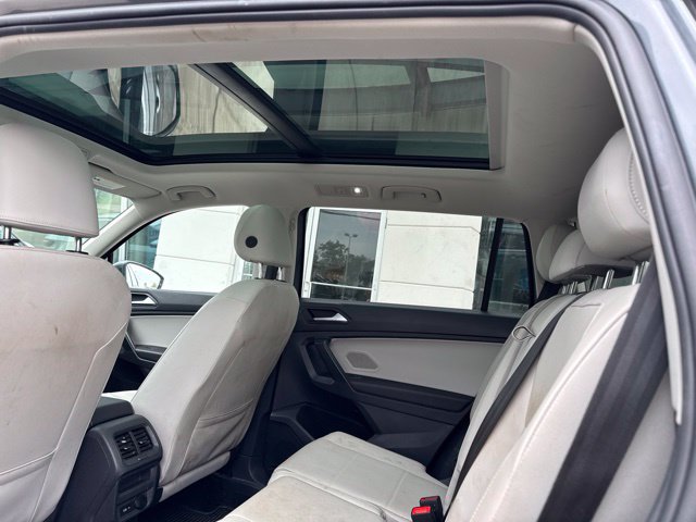 Used 2021 Volkswagen Tiguan SE w/ Panoramic Sunroof Package AWD/4WD image 17