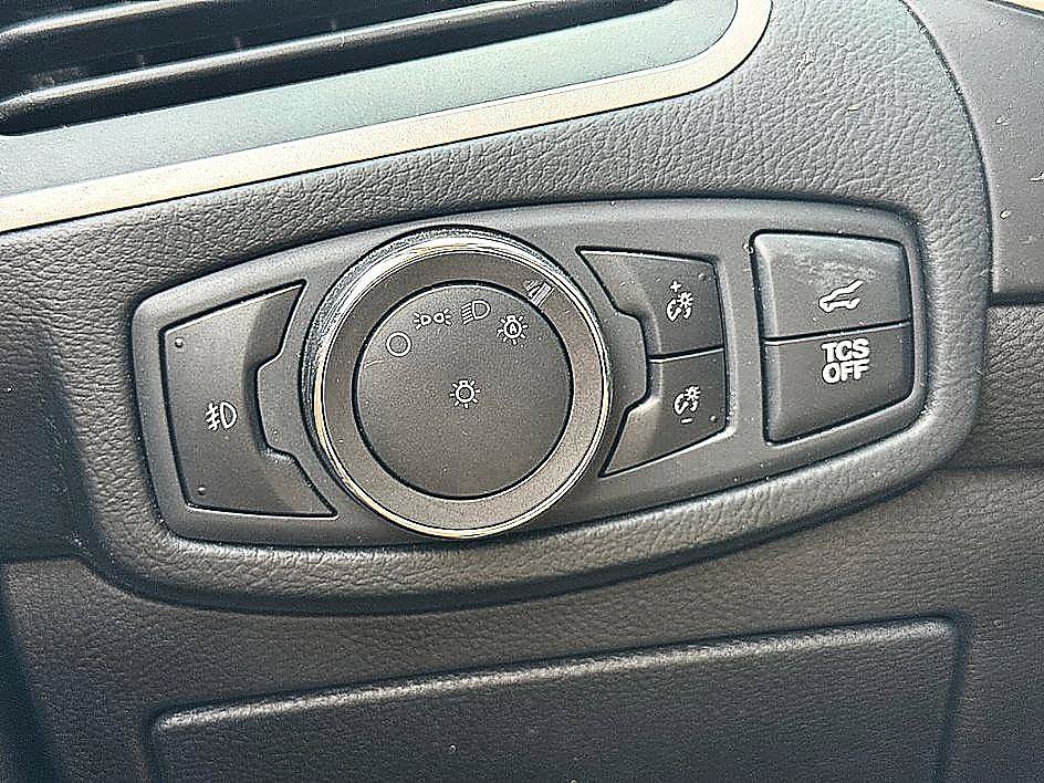 Used 2019 Ford Edge SEL w/ Equipment Group 201A FWD image 21