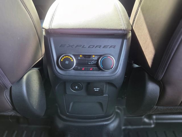 Used 2025 Ford Explorer Platinum image 18