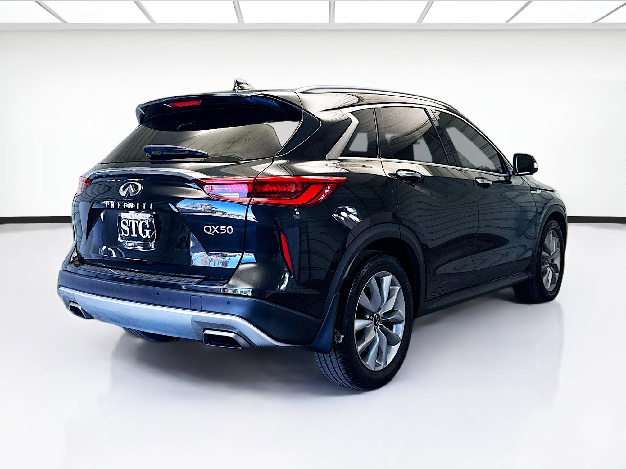 Used 2021 INFINITI QX50 Essential w/ Cargo Package image 4