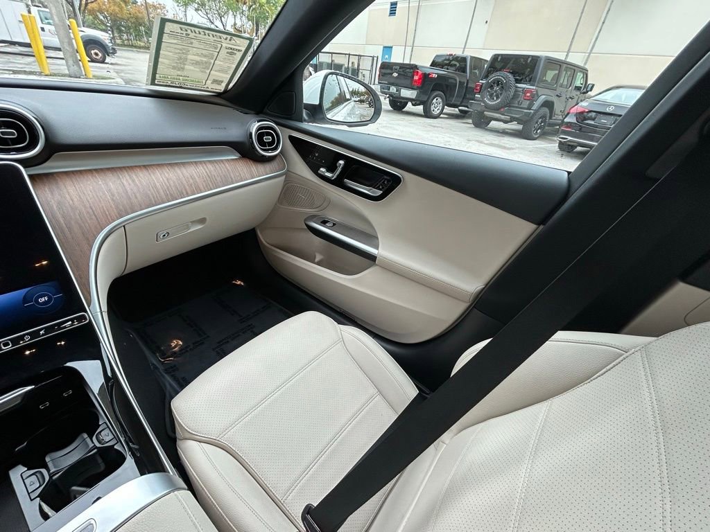 Used 2025 Mercedes-Benz C 300 4MATIC Sedan image 11