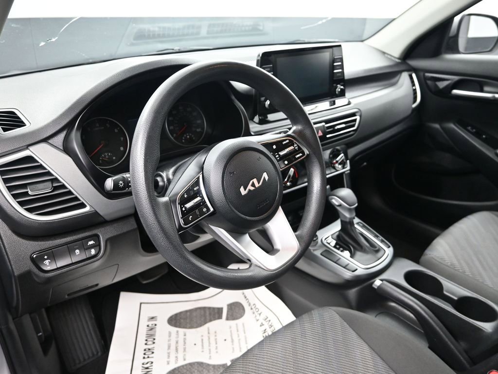 Used 2023 Kia Seltos LX image 13