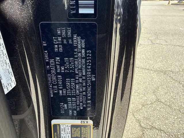 Used 2024 Kia Carnival EX FWD image 29