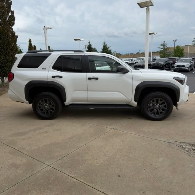 Used 2025 Toyota 4Runner SR5 AWD/4WD image 7