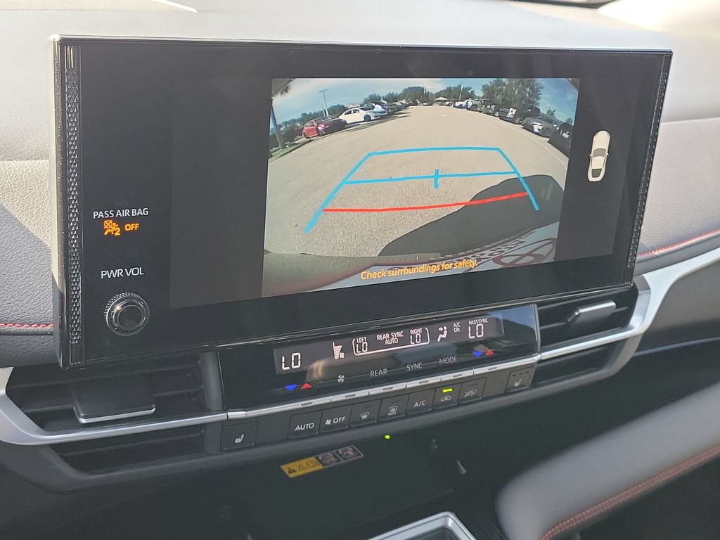 Used 2025 Toyota Sienna XSE FWD image 15