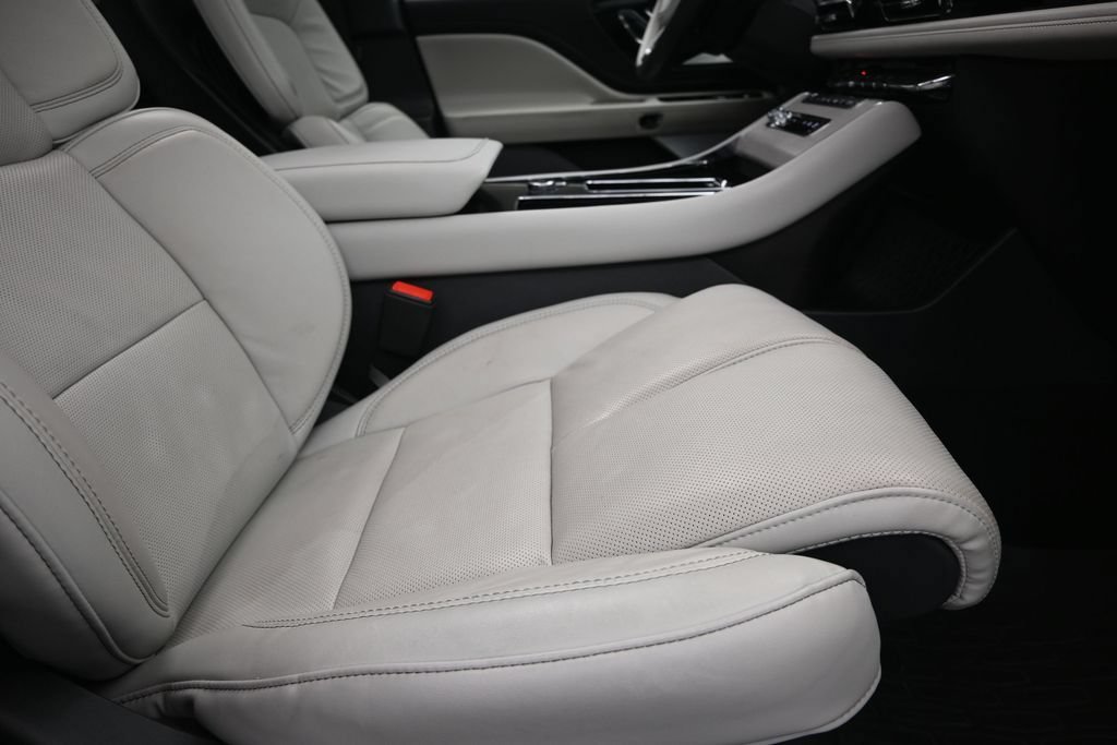 Used 2025 Lincoln Aviator Reserve w/ Luxury Package RWD image 25