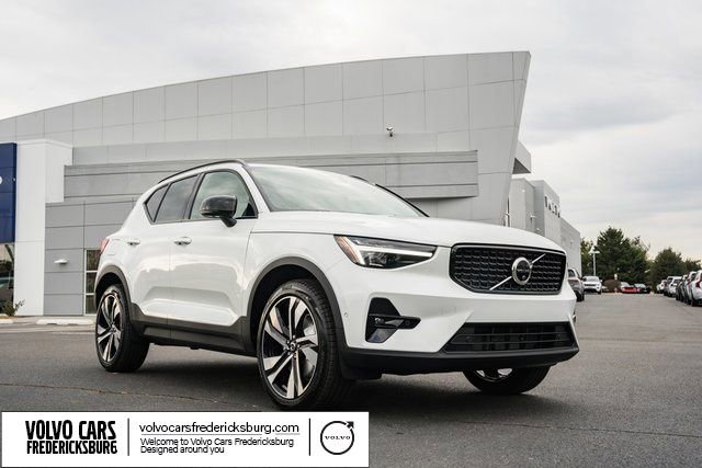 New 2026 Volvo XC40 B5 Ultra w/ Protection Package Premier AWD/4WD image 1