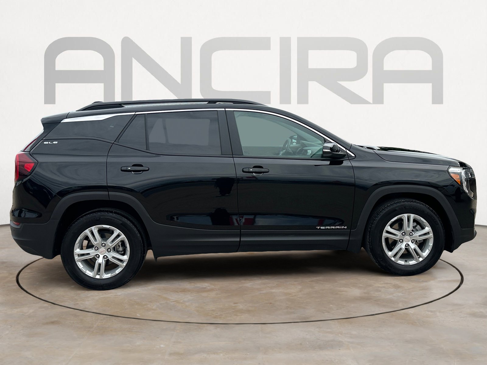Used 2024 GMC Terrain SLE w/ Driver Convenience Package FWD image 11