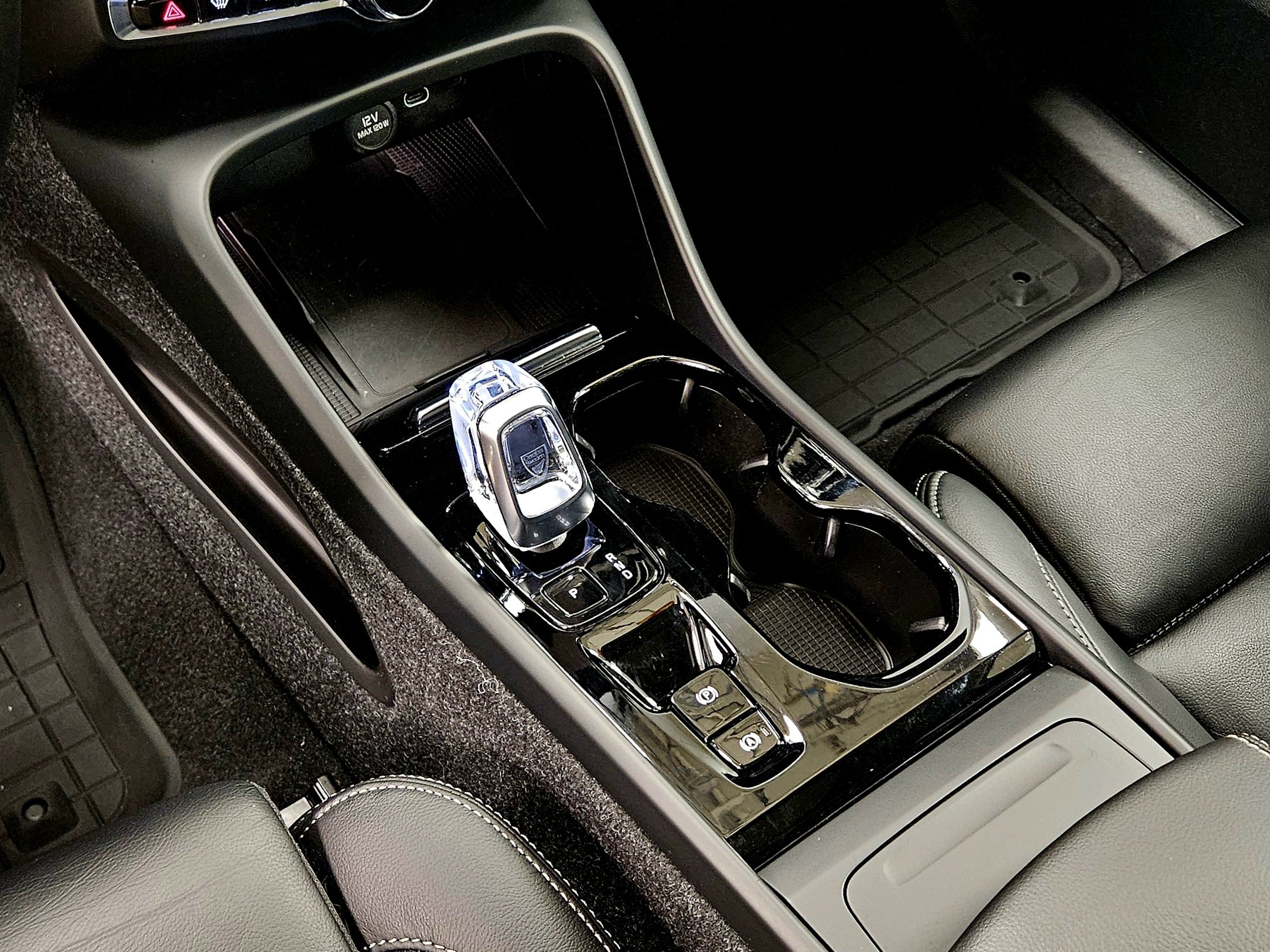 Used 2023 Volvo XC40 B5 Ultimate image 45