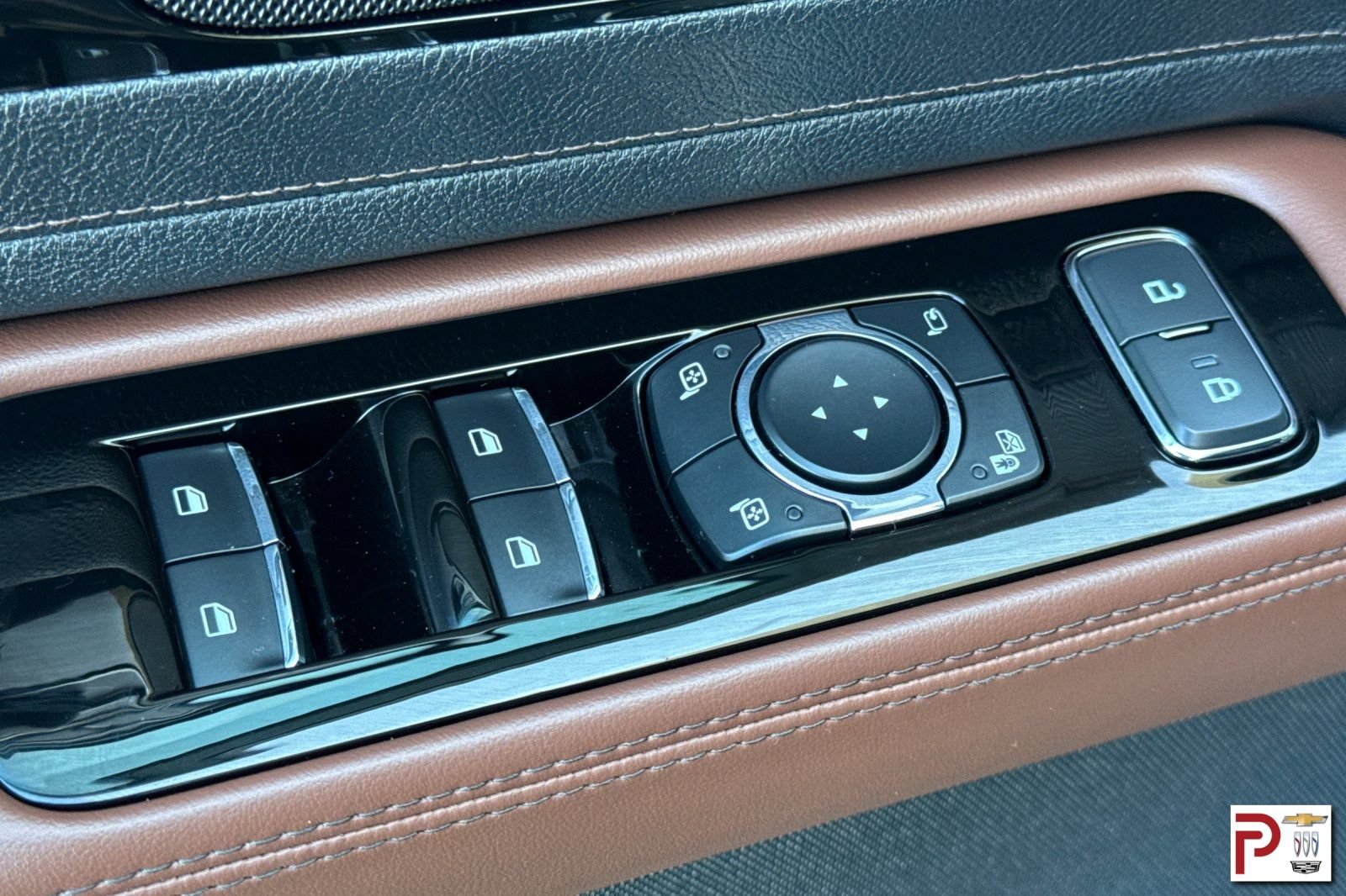 Used 2025 Lincoln Aviator Reserve AWD/4WD image 12