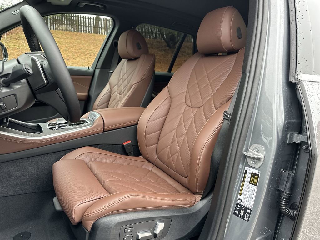 Used 2024 BMW X5 xDrive40i w/ Premium Package image 34