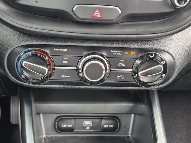Used 2025 Kia Soul LX w/ LX Technology Package FWD image 20