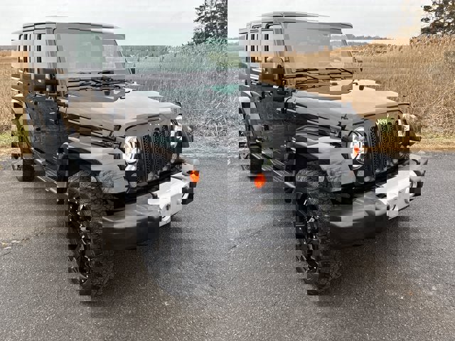 Used 2013 Jeep Wrangler Unlimited Sahara w/ Connectivity Group image 5