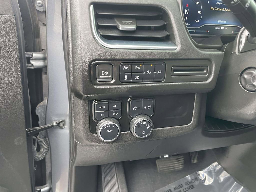 Used 2022 Chevrolet Tahoe RST w/ Luxury Package AWD/4WD image 31