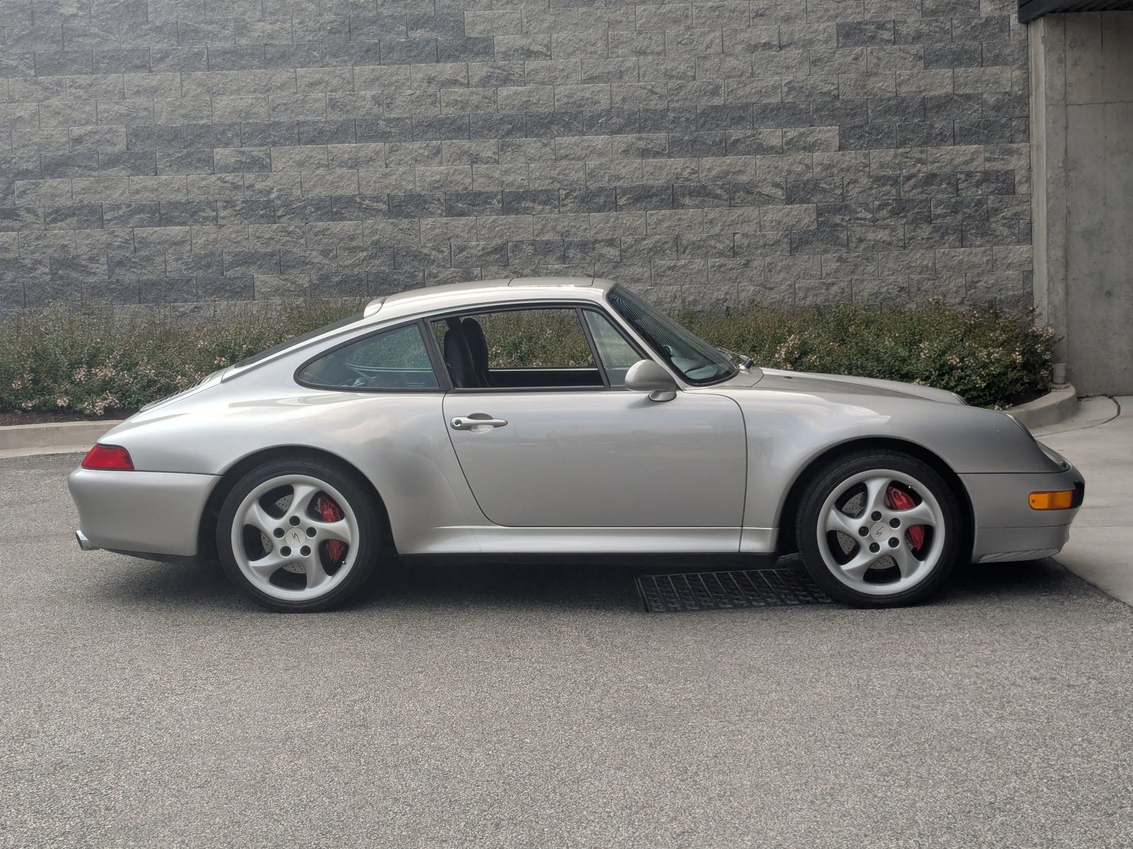 Used 1998 Porsche 911 GT3 RS image 8