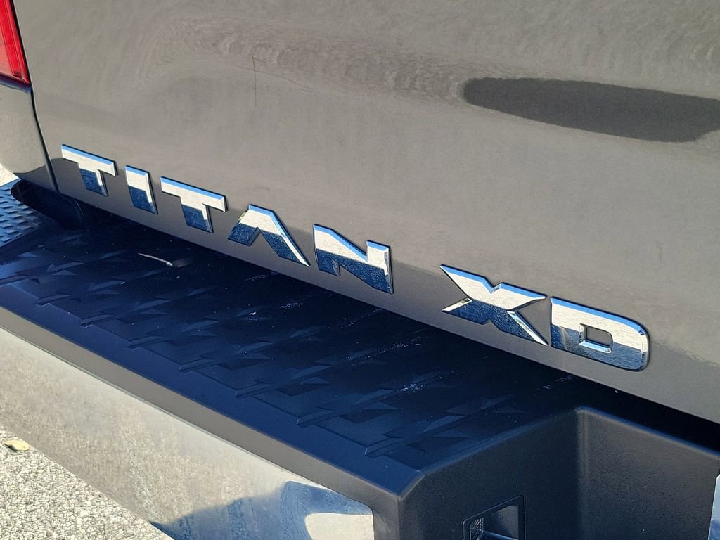 Used 2019 Nissan Titan SV image 13