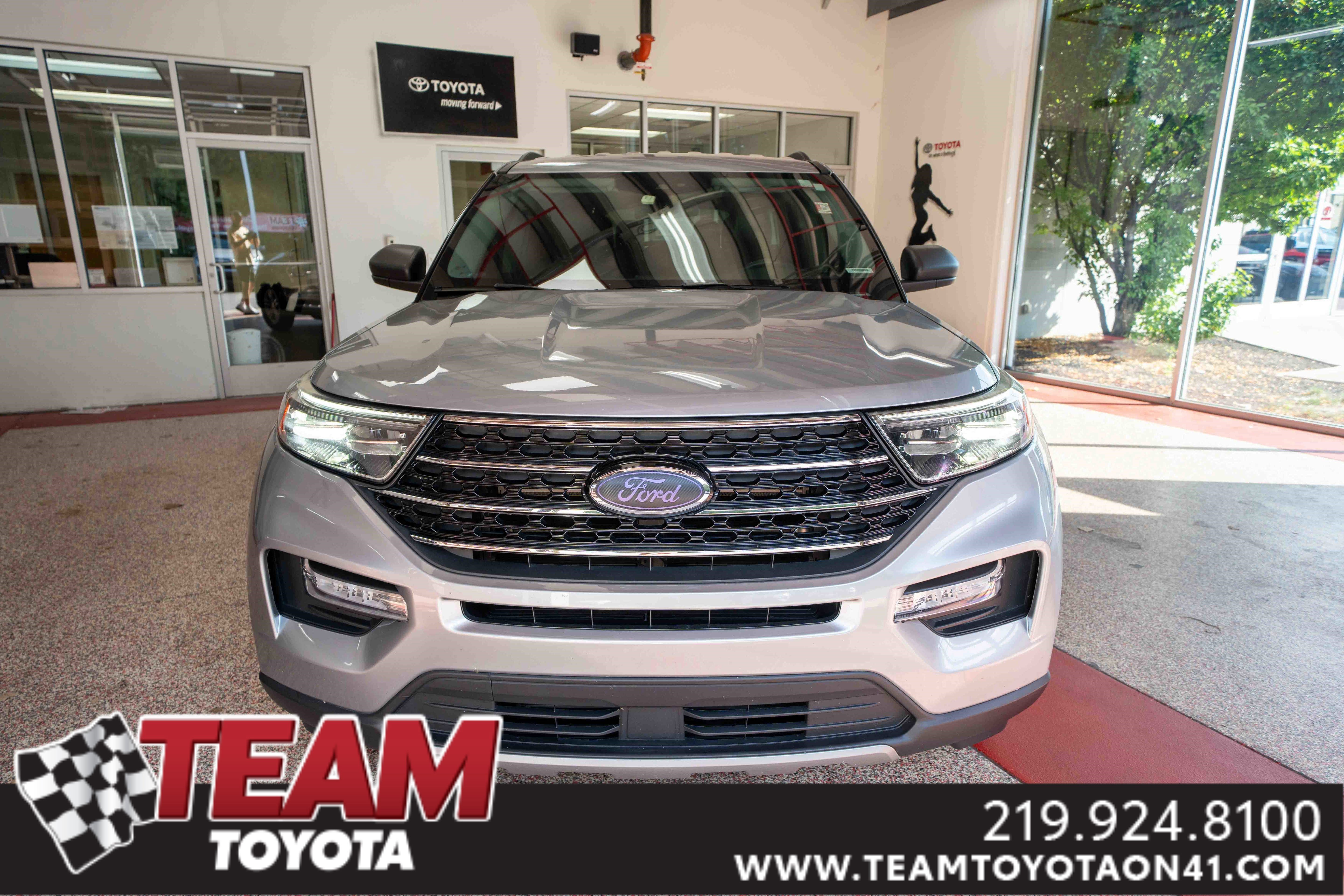 Used 2020 Ford Explorer XLT w/ Equipment Group 202A image 6