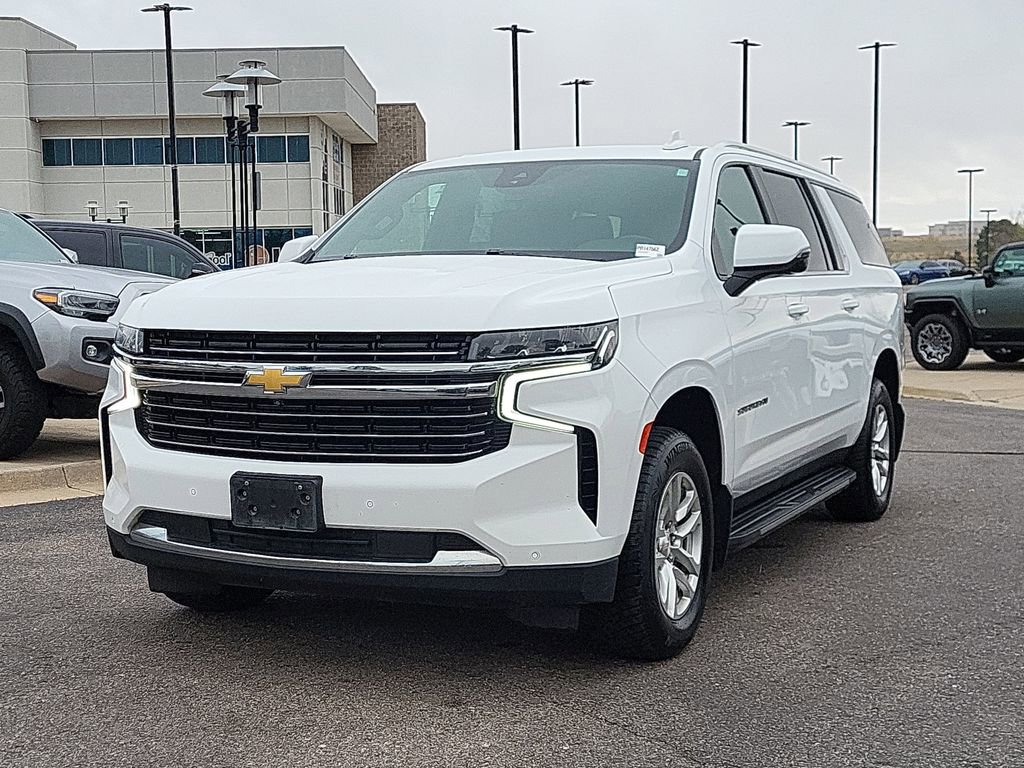 Used 2023 Chevrolet Suburban LT w/ Luxury Package AWD/4WD image 8