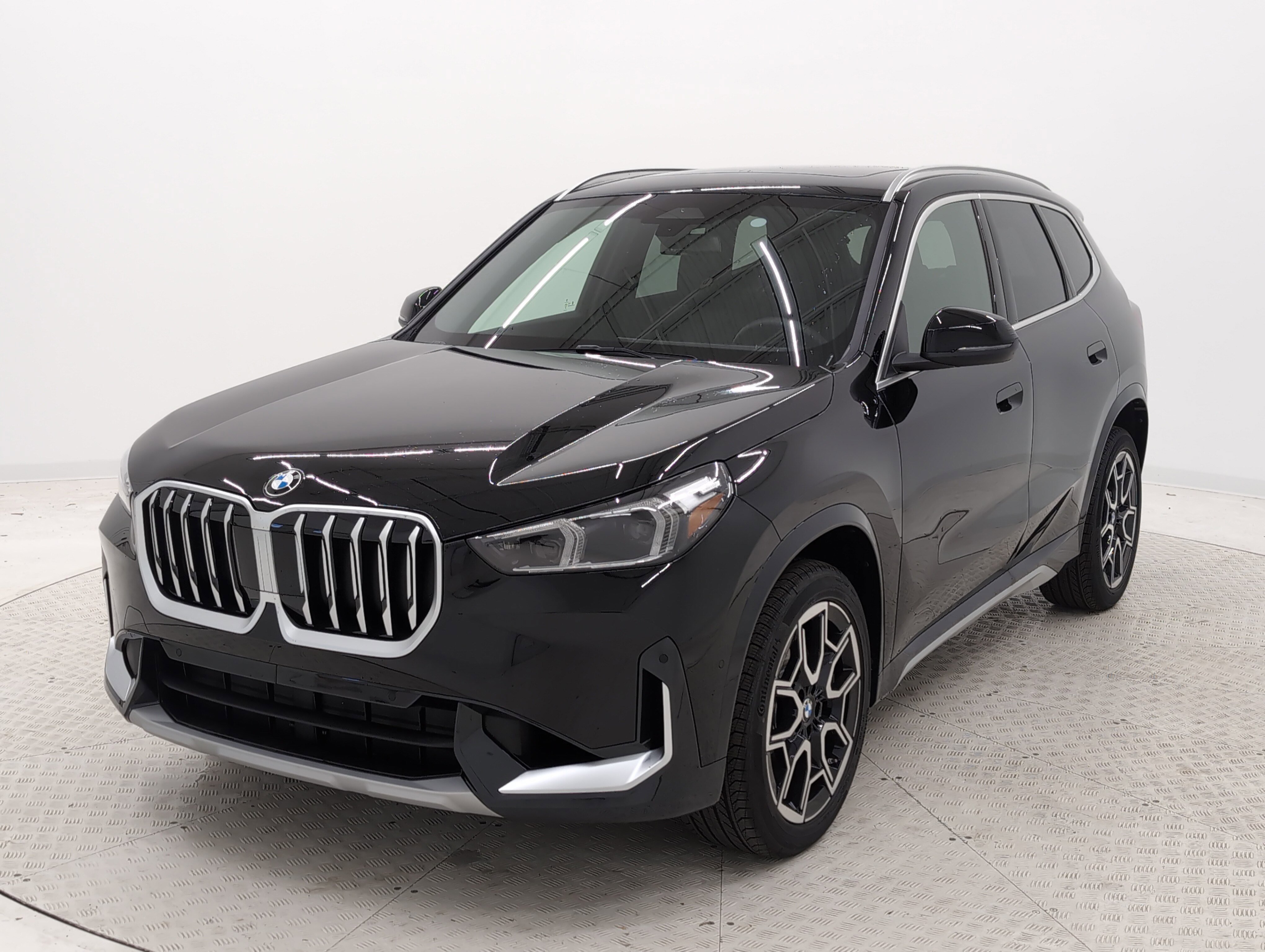 New 2025 BMW X1 xDrive28i w/ Convenience Package image 4
