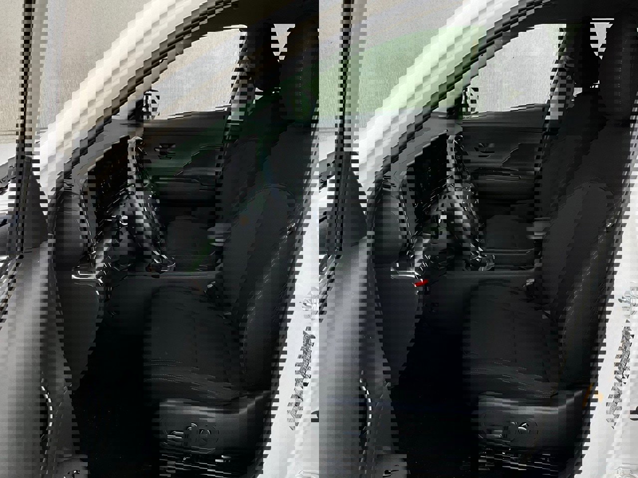 Used 2025 Hyundai Kona SEL image 10