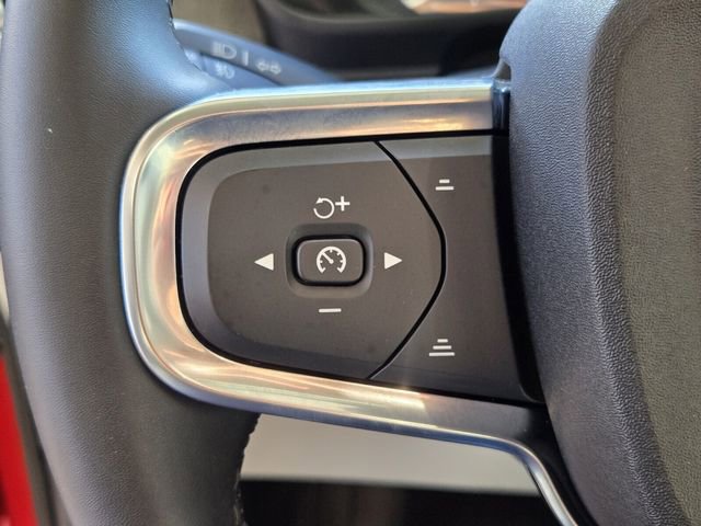 Certified 2023 Volvo XC40 B5 Plus w/ Protection Package Premier image 28