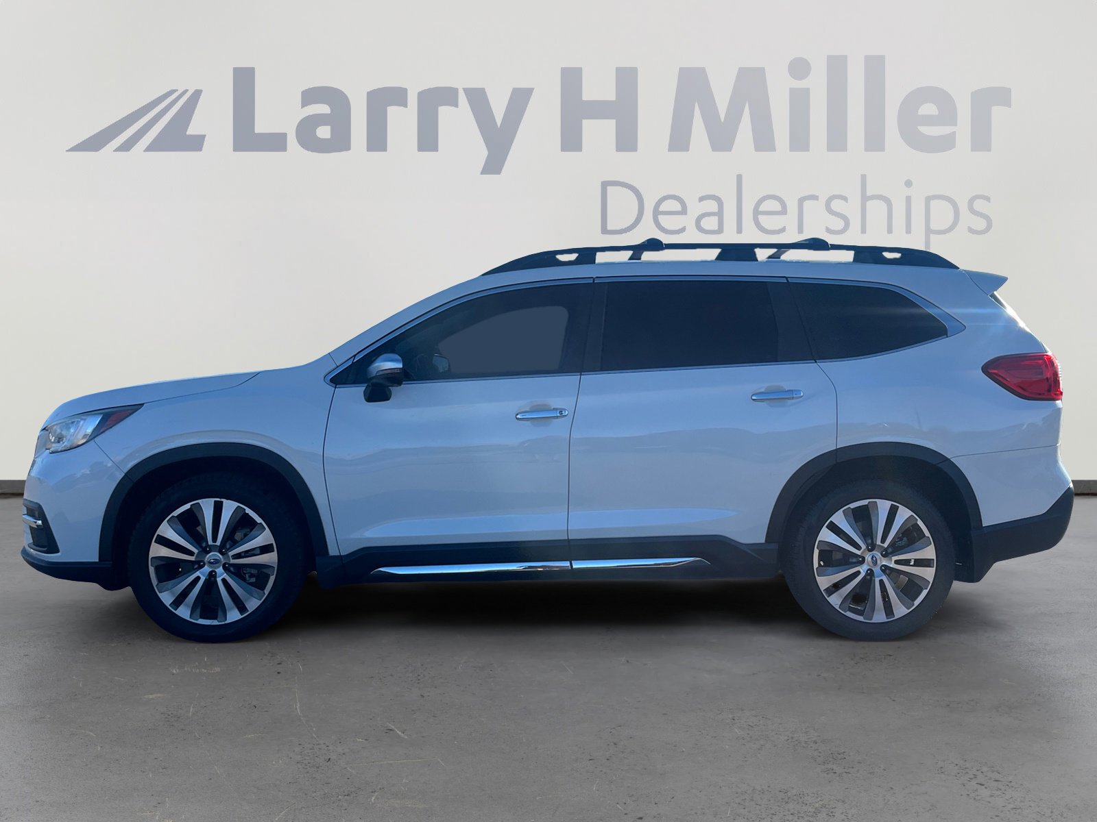 Used 2019 Subaru Ascent Touring w/ Popular Package #2A image 2