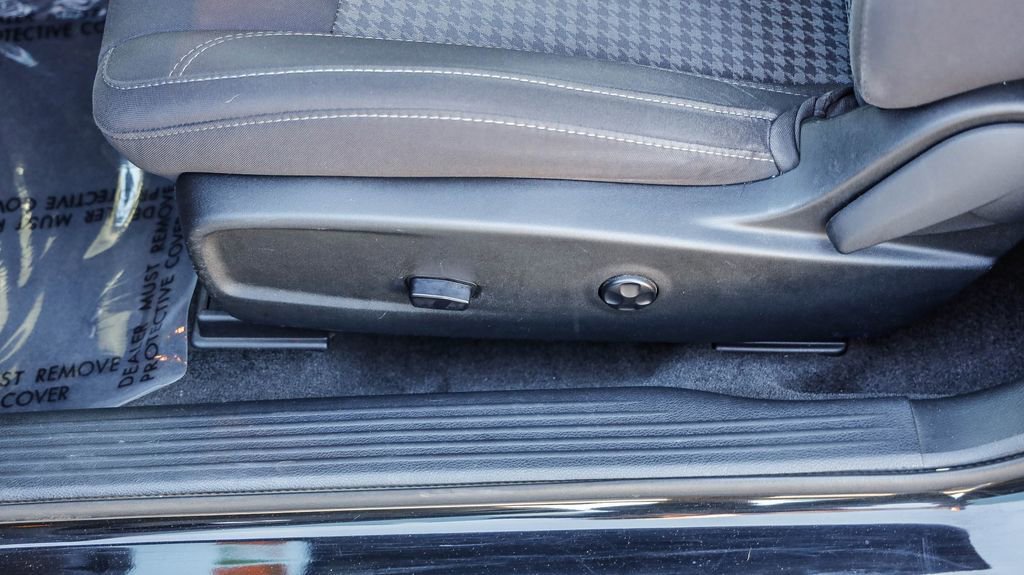 Used 2018 Dodge Challenger SXT image 22