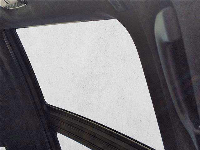 Used 2025 BMW X7 M60i image 16